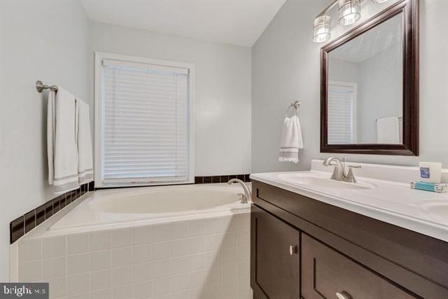 3956 VALLEY RIDGE DR, Fairfax, VA 22033