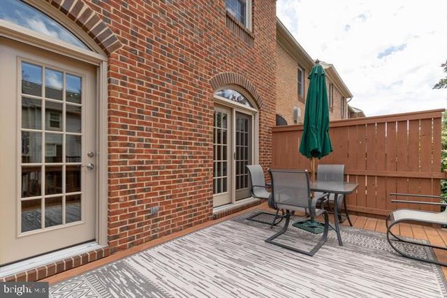 3956 VALLEY RIDGE DR, Fairfax, VA 22033