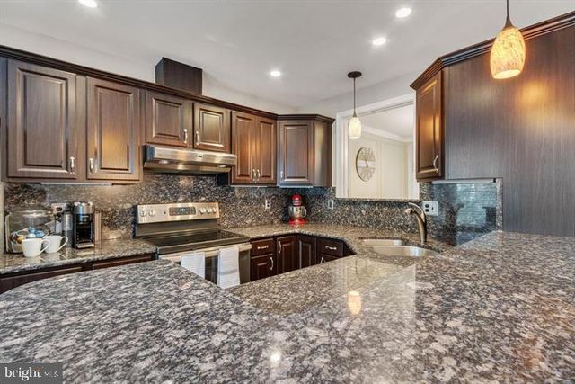 3956 VALLEY RIDGE DR, Fairfax, VA 22033