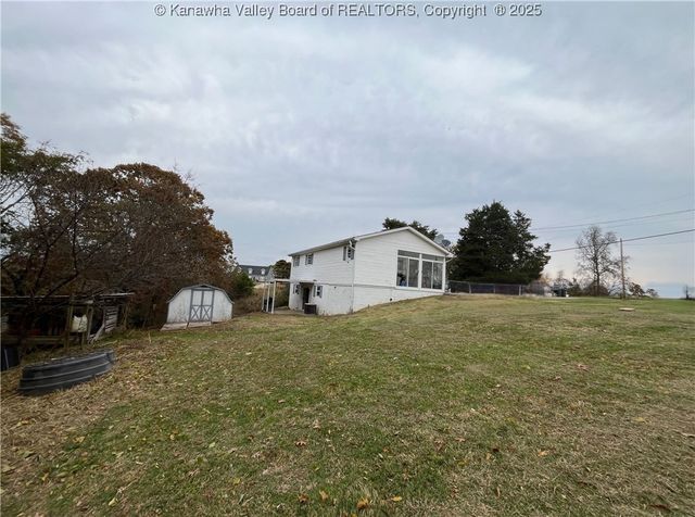 1206 Thomas Ridge Road, Leon, WV 25123