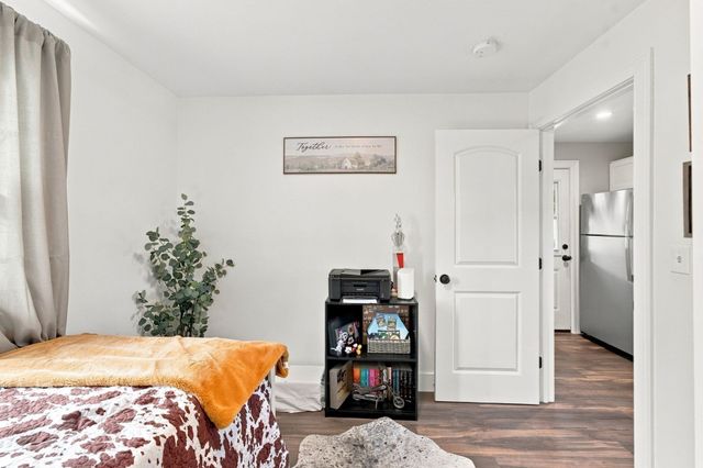 47 Perkins St, Somerset, MA 02725
