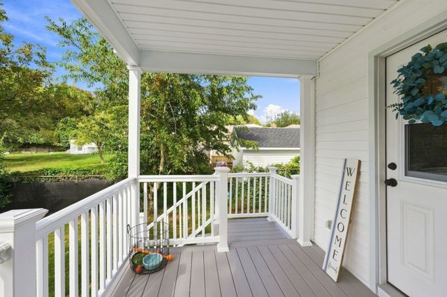 47 Perkins St, Somerset, MA 02725