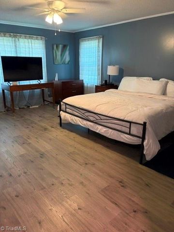 306 Oakview Road, High Point, NC 27265