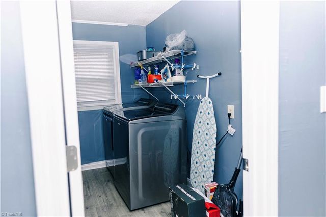 306 Oakview Road, High Point, NC 27265