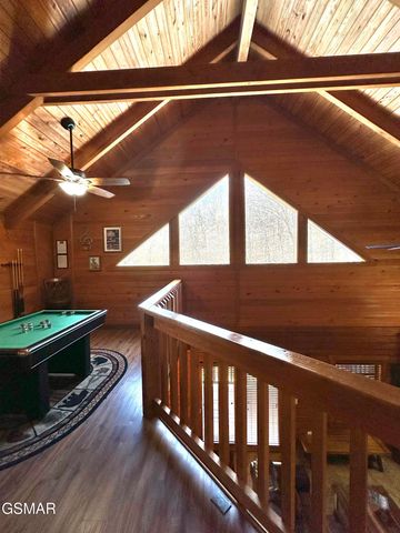 210 S Smoky Mountain Way, Sevierville, TN 37876