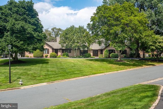 11301 CROSSING GLEN CT, Potomac, MD 20854