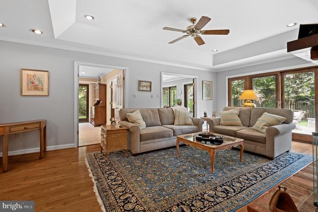 11301 CROSSING GLEN CT, Potomac, MD 20854