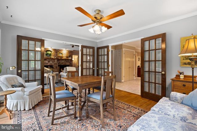 11301 CROSSING GLEN CT, Potomac, MD 20854