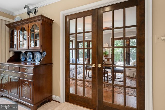 11301 CROSSING GLEN CT, Potomac, MD 20854