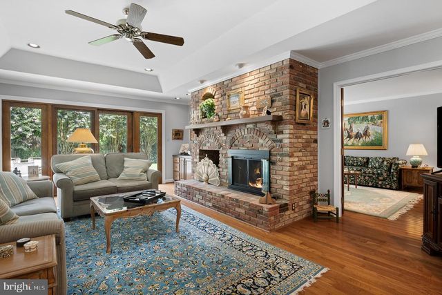 11301 CROSSING GLEN CT, Potomac, MD 20854