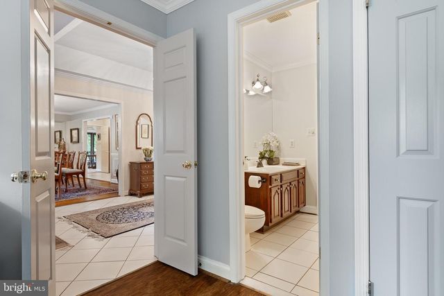 11301 CROSSING GLEN CT, Potomac, MD 20854