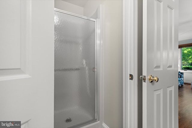 11301 CROSSING GLEN CT, Potomac, MD 20854