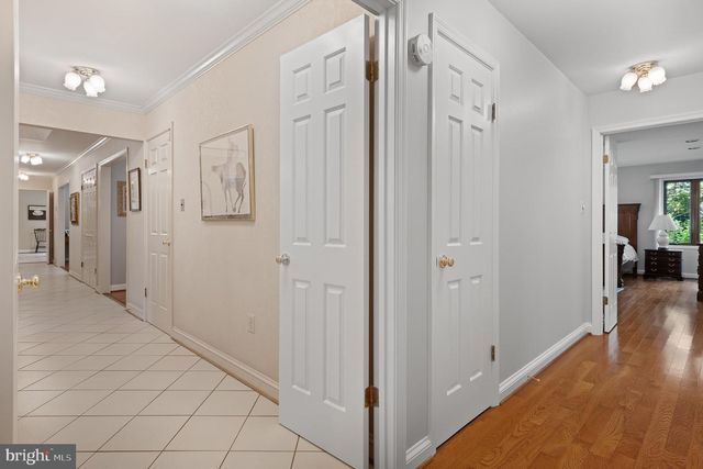 11301 CROSSING GLEN CT, Potomac, MD 20854