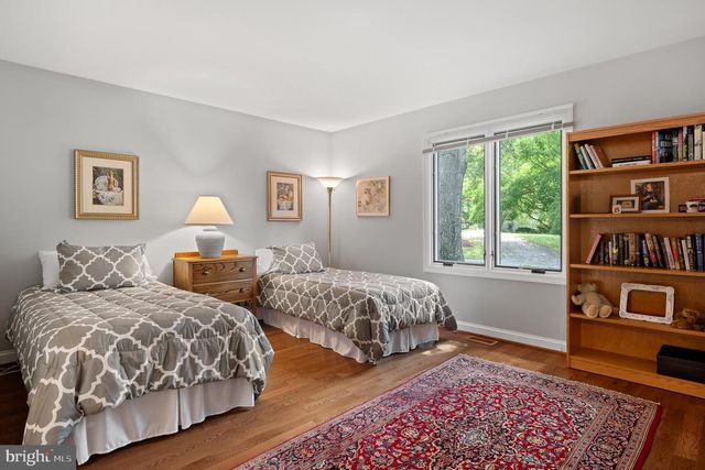 11301 CROSSING GLEN CT, Potomac, MD 20854