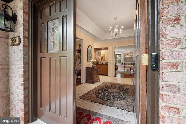 11301 CROSSING GLEN CT, Potomac, MD 20854