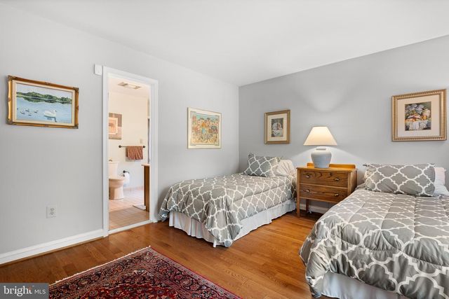 11301 CROSSING GLEN CT, Potomac, MD 20854