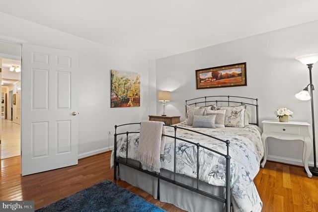 11301 CROSSING GLEN CT, Potomac, MD 20854