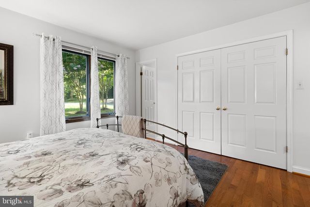 11301 CROSSING GLEN CT, Potomac, MD 20854