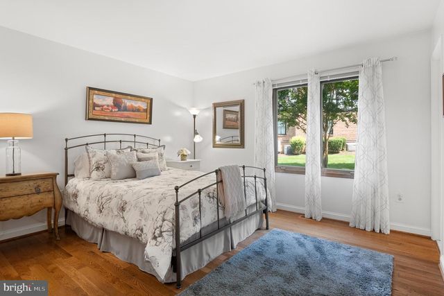 11301 CROSSING GLEN CT, Potomac, MD 20854