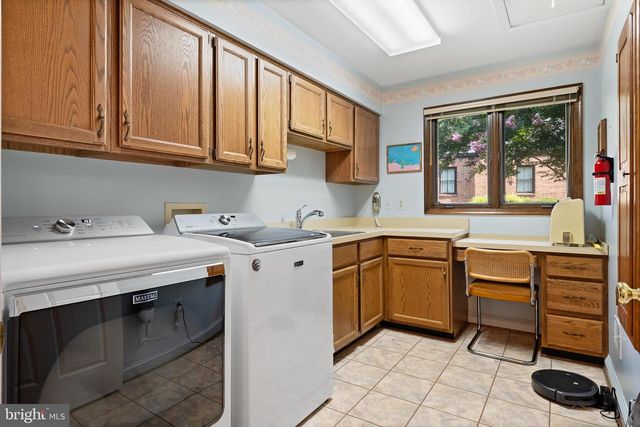 11301 CROSSING GLEN CT, Potomac, MD 20854