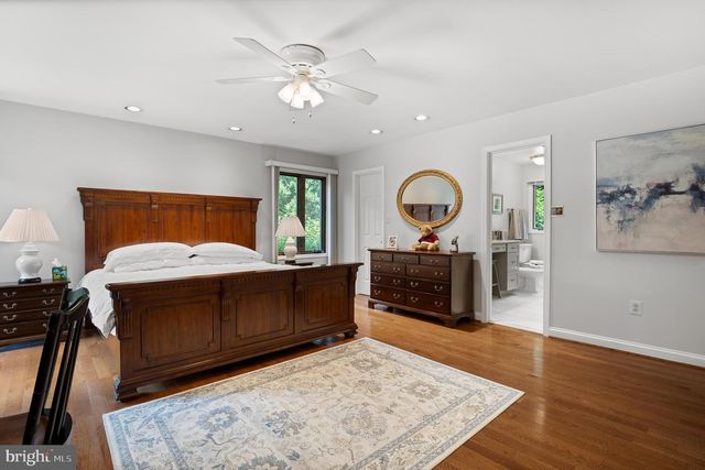 11301 CROSSING GLEN CT, Potomac, MD 20854