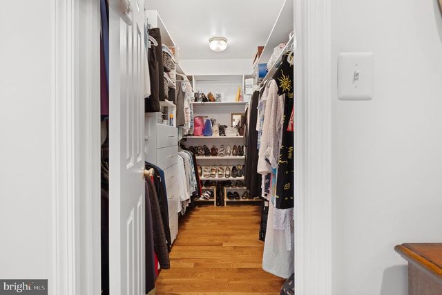 11301 CROSSING GLEN CT, Potomac, MD 20854