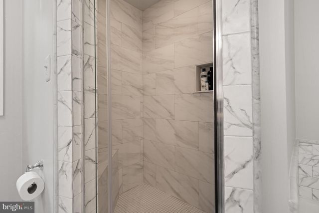 11301 CROSSING GLEN CT, Potomac, MD 20854