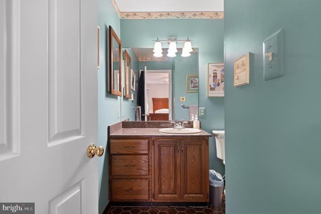 11301 CROSSING GLEN CT, Potomac, MD 20854