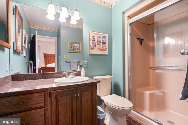 11301 CROSSING GLEN CT, Potomac, MD 20854