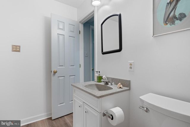 11301 CROSSING GLEN CT, Potomac, MD 20854