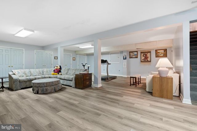 11301 CROSSING GLEN CT, Potomac, MD 20854