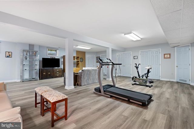 11301 CROSSING GLEN CT, Potomac, MD 20854