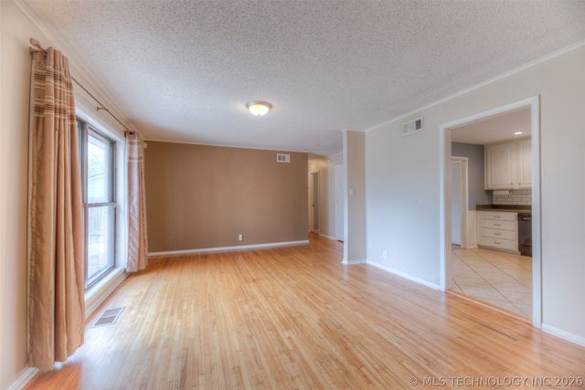 5773 E 26th Place, Tulsa, OK 74114