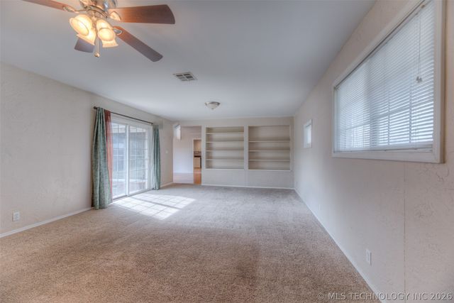 5773 E 26th Place, Tulsa, OK 74114