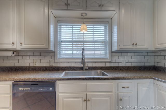 5773 E 26th Place, Tulsa, OK 74114