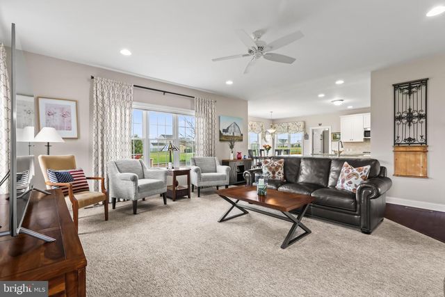 6800 GWENMAWR RD, Bethlehem, PA 18017