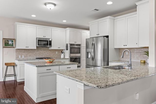 6800 GWENMAWR RD, Bethlehem, PA 18017