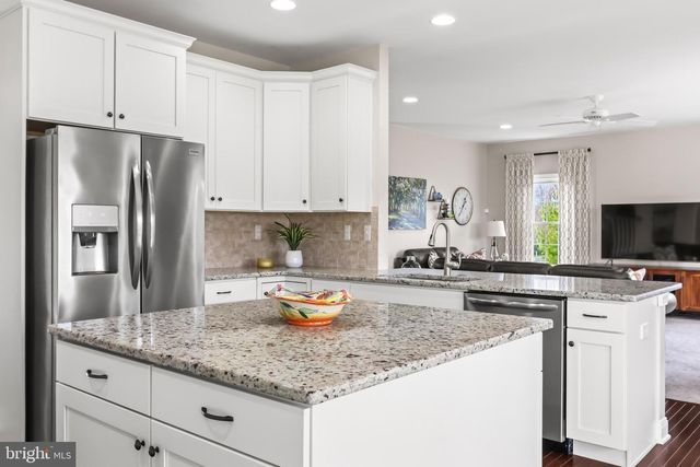 6800 GWENMAWR RD, Bethlehem, PA 18017