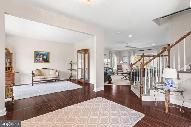 6800 GWENMAWR RD, Bethlehem, PA 18017