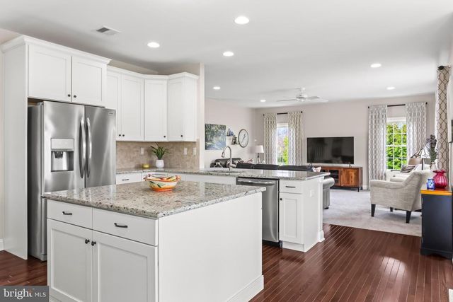 6800 GWENMAWR RD, Bethlehem, PA 18017