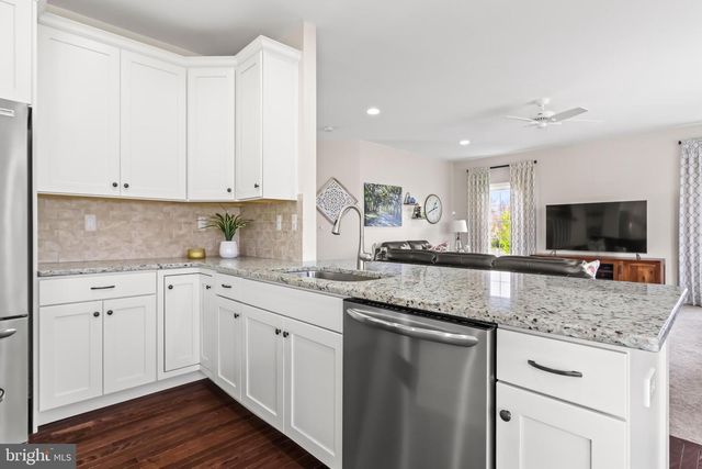 6800 GWENMAWR RD, Bethlehem, PA 18017