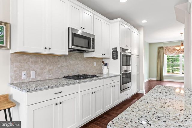 6800 GWENMAWR RD, Bethlehem, PA 18017