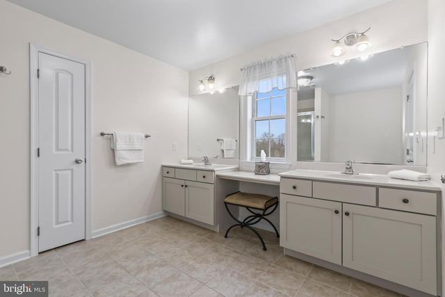 6800 GWENMAWR RD, Bethlehem, PA 18017