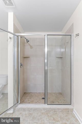 6800 GWENMAWR RD, Bethlehem, PA 18017