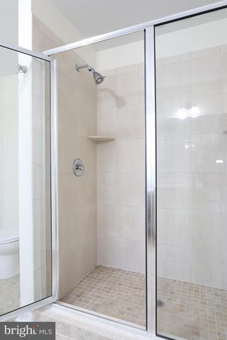 6800 GWENMAWR RD, Bethlehem, PA 18017