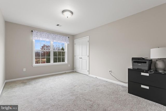 6800 GWENMAWR RD, Bethlehem, PA 18017