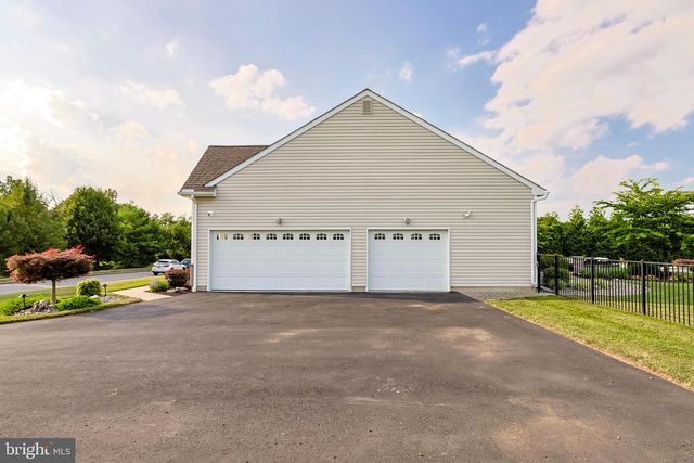 6800 GWENMAWR RD, Bethlehem, PA 18017