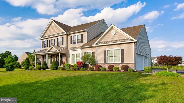 6800 GWENMAWR RD, Bethlehem, PA 18017