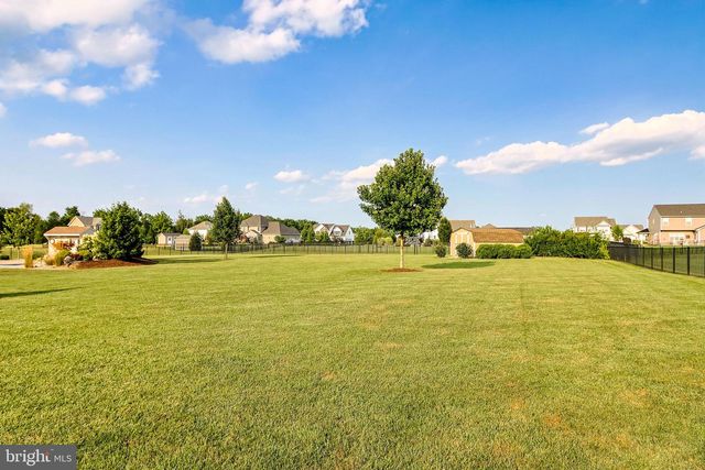 6800 GWENMAWR RD, Bethlehem, PA 18017