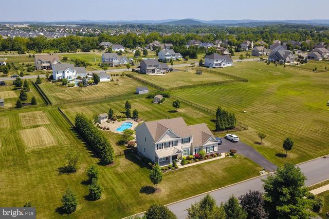 6800 GWENMAWR RD, Bethlehem, PA 18017